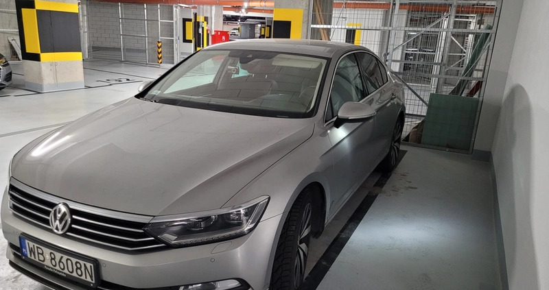 Volkswagen Passat cena 70000 przebieg: 240000, rok produkcji 2016 z Stawiszyn małe 11